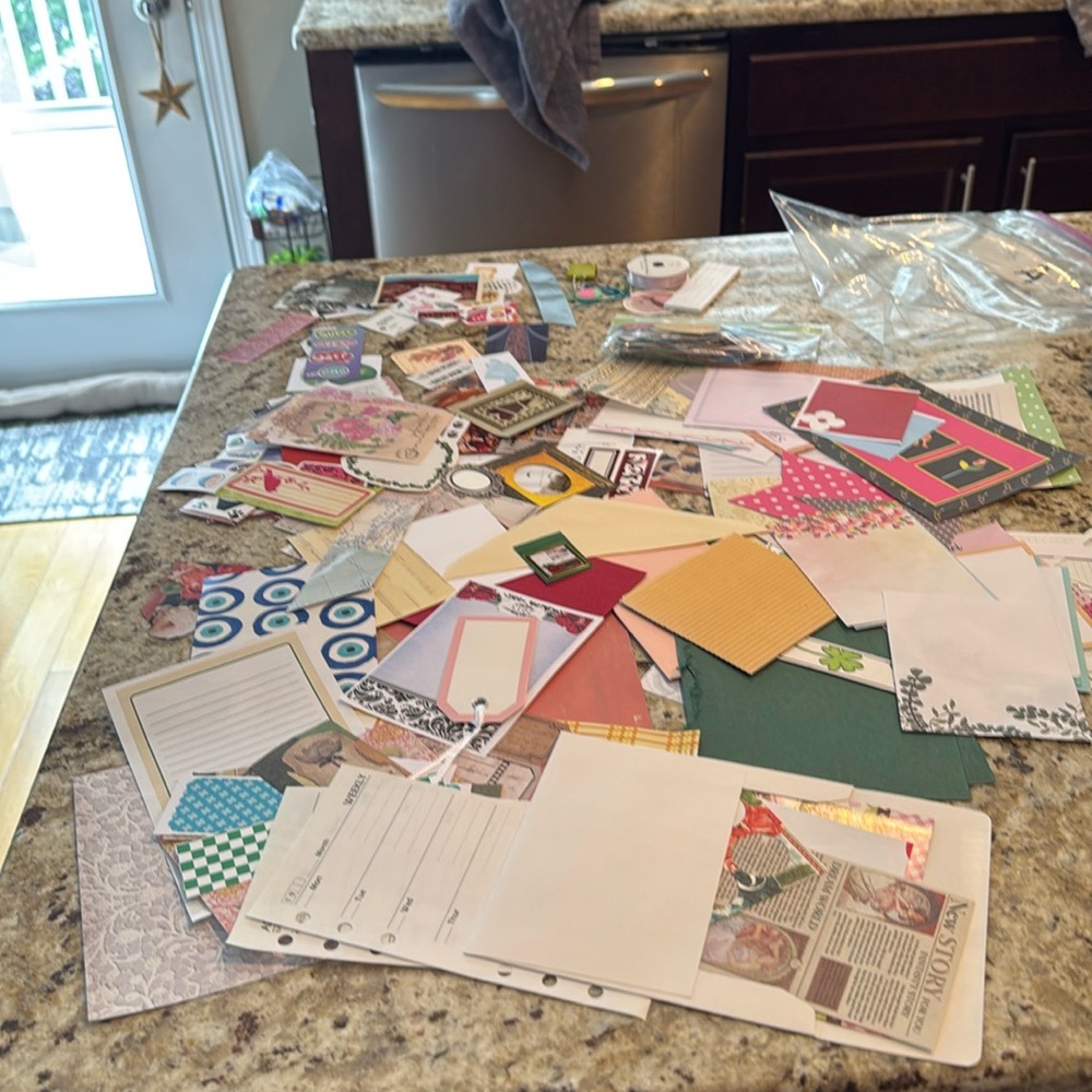 Junk journaling , scrapbooking